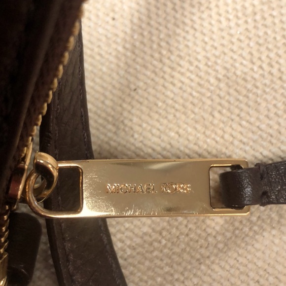 Michael Kors Gilmore crossbody bag - Picture 11 of 13